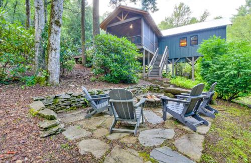 Mirror Lake Casa | Tranquil Highlands Cottage with Fire Pit and Stream!