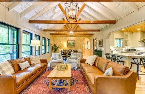 Mirror Lake Casa | Tranquil Highlands Cottage with Fire Pit and Stream!