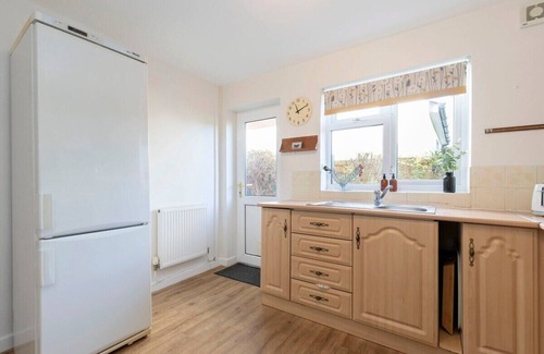 Cheltenham Casa | Tranquil Home on Leckhampton Hill with EV Charger