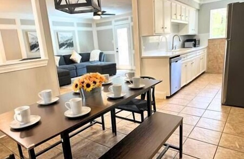 Grogan's Mill Casa | Tranquil Home Retreat Escape