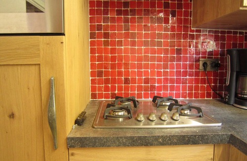 Proven Casa | Casa Proven cerca del bosque y baño caliente