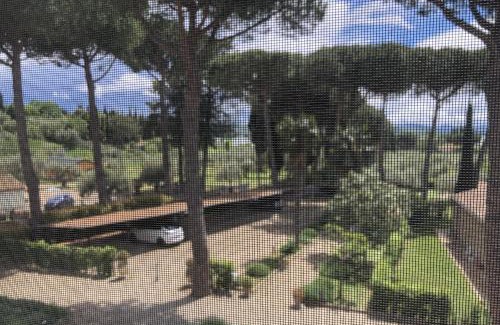 Passignano sul Trasimeno Apartamento | Tranquil location with views of Lake Trasimeno! -