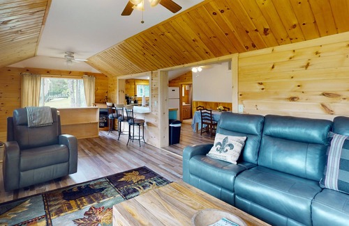 Belfast Cabina | Tranquil lake view cabin with fireplace, gas grill, WiFi, smart TV, & deck