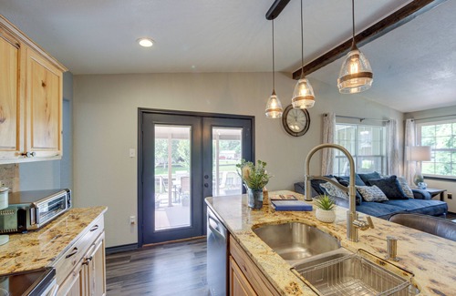Tool Casa | Tranquil Lakefront Getaway w/boat dock, kayaks and firepit.