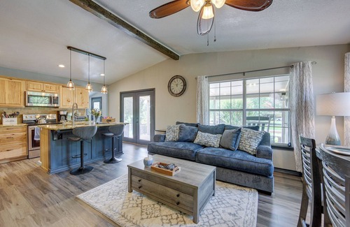 Tool Casa | Tranquil Lakefront Getaway w/boat dock, kayaks and firepit.
