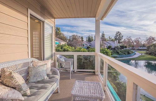 Woodbridge Casa | Tranquil Lakefront Haven: Your Ideal Getaway Awaits at This Charming Home #185