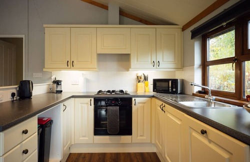 Narberth Chalet De Esquí | Tranquil Lakeview Lodge near Narberth’s Charm