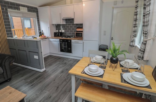 Swarland Cabaña | TRANQUIL LODGE, pet friendly, country holiday cottage in Swarland