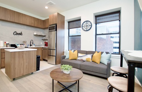 Central Business District Apartamento | Tranquil Luxury King Suite | Rooftop | Gym | Lounge | Walk to Prudential Center