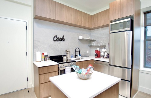 Central Business District Apartamento | Tranquil Luxury King Suite | Rooftop | Gym | Lounge | Walk to Prudential Center
