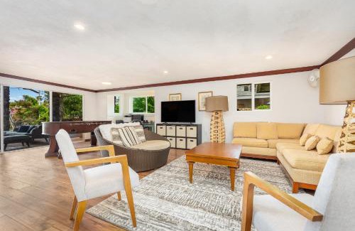 Portlock Casa | Tranquil Marina Front Pool House Resort