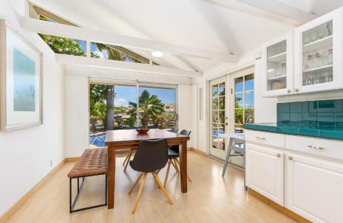 Portlock Casa | Tranquil Marina Front Pool House Resort
