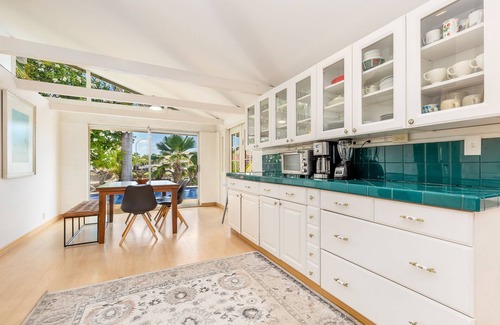 Portlock Casa | Tranquil Marina Front Pool House Resort