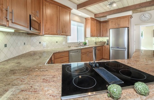 Watsonville Casa | Tranquil Modern 4-bedroom Beach House with WiFi in Santa Cruz County