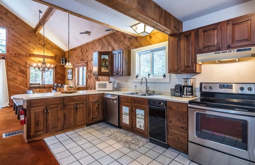 Londonderry Chalet De Esquí | Tranquil Mountain Chalet- fireplace, deck, sauna, hiking trails, close to skiing