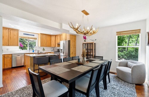 Summit Park Casa | Tranquil Mountain Retreat | Scenic Views & Hot Tub by RedAwning