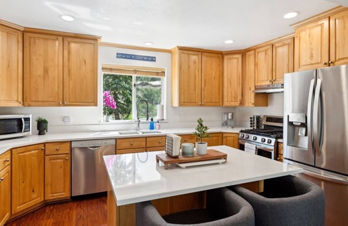 Summit Park Casa | Tranquil Mountain Retreat | Scenic Views & Hot Tub by RedAwning