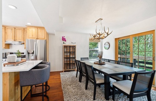 Summit Park Casa | Tranquil Mountain Retreat | Scenic Views & Hot Tub by RedAwning