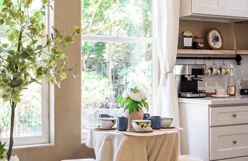 Pomona Casa | Tranquil Nature Retreat Private Patio & Cozy Charm