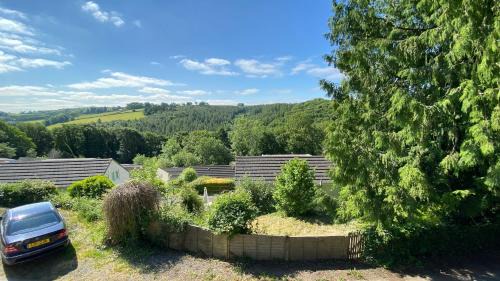 Umberleigh Casa | Tranquil North Devon Lodge - 2BR, Countryside Views & Pool, High Bickington close to Umberleigh, Barnstaple, Bideford & Westward Ho
