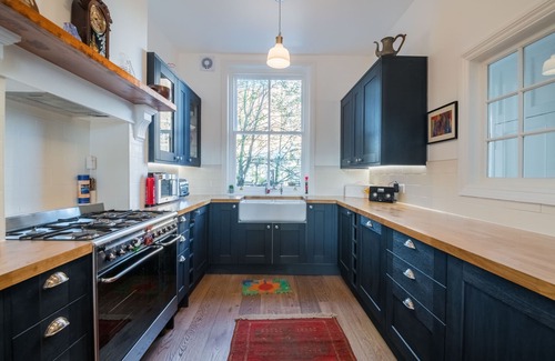 Ferndale Apartamento | Tranquil Oasis by Pop Brixton by UnderTheDoormat