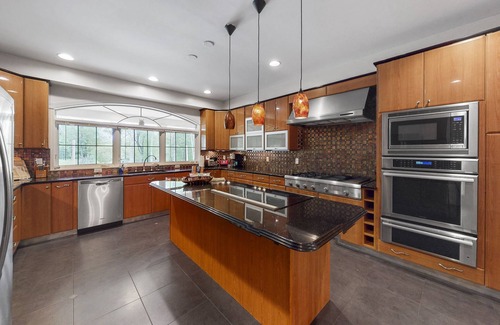 Tobyhanna Villa | Tranquil Oasis Luxe Villa with Theater and Hot Tub