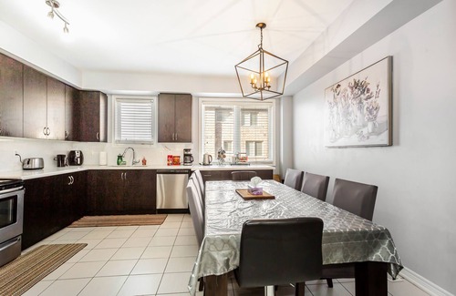 East Credit Casa | Tranquil Oasis ~ Spacious 4BR ~ Mississauga