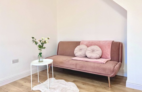 New Malden Casa | Tranquil Oasis: Stylish & Spacious 7Bed Maisonette