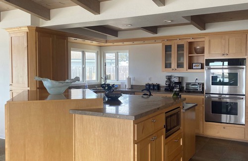 Moss Beach Casa | Tranquil Oceanfront Retreat with Breathtaking Views