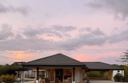 Playa Negra Casa | Tranquil Oceanview Kasa Kurij with Pool, amazing Sunsets, Beach, Surf & GeoDome!