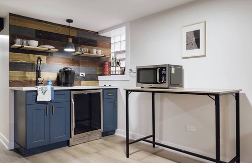 Chicago Apartamento | Tranquil Portage Park Stay