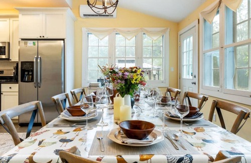 Saugerties Casa | 1890 CapeCod 4 family & friends: hot tub, FP, pets