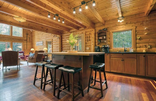 Blandford Casa | Tranquil Retreat 6-BR Total in the Berkshires
