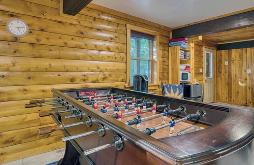 Blandford Casa | Tranquil Retreat 6-BR Total in the Berkshires