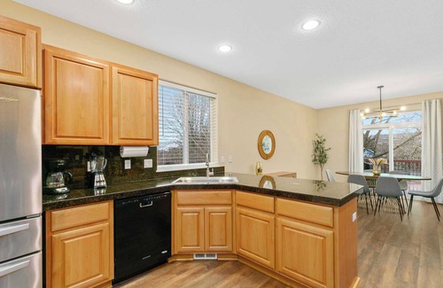 Walnut Grove Casa | Tranquil Retreat at 65th Street: Your Ideal Vacation Getaway Awaits #41991