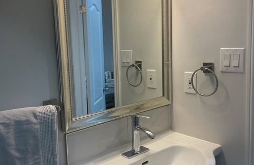Willowdale Casa | Retiro Tranquilo: ¡Un Acogedor Espacio Independiente Te Espera en North York!