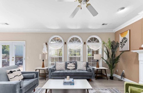 Alpharetta Casa | Tranquil Retreat on Kimball Trace