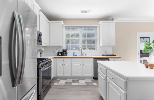 Alpharetta Casa | Tranquil Retreat on Kimball Trace