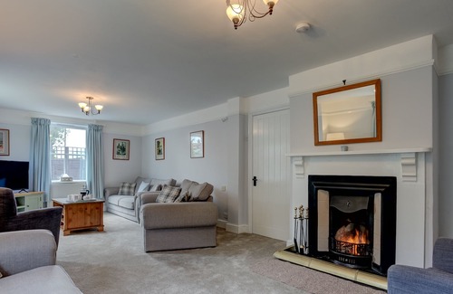 Stalham Casa | Tranquil Riverside Property situated at the side of the River Ant