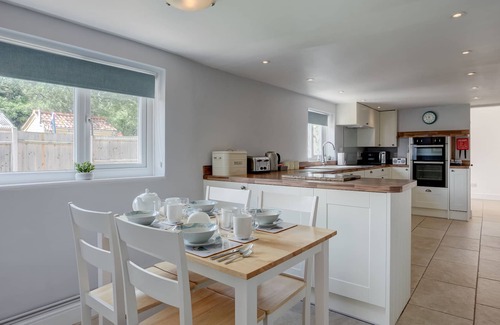 Stalham Casa | Tranquil Riverside Property situated at the side of the River Ant