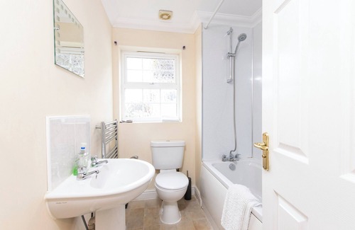 Bowthorpe Casa | Tranquil Riverside Retreat in Norwich