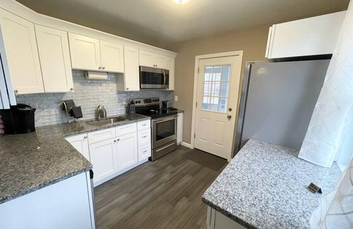Schenectady Casa | Tranquil Schenectady Getaway: 3BR Stylish Retreat