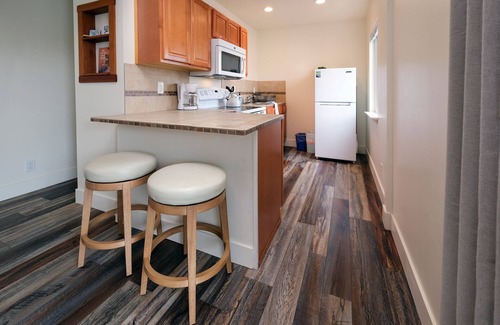 Cayucos Apartamento | Tranquil Seaside Escape near Beach, Restored Boutique Suite, sleeps 4