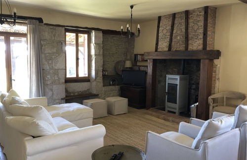 Eymet Otro | Tranquil Secluded Farmhouse