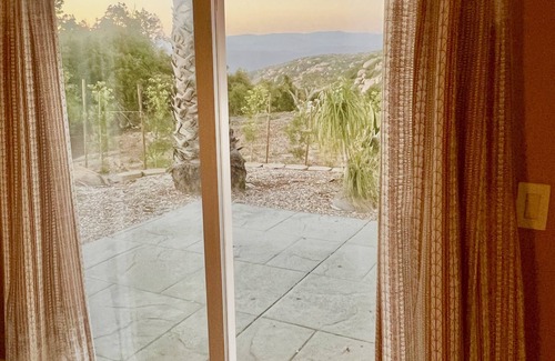 Ramona Casa | Tranquil Setting On Lush Farm & Vineyard
