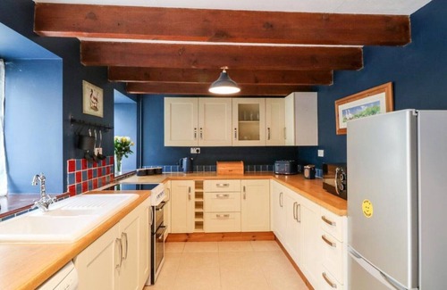 St Austell Cabaña | Tranquil six Sleeper Cottage on a Farm With Pool