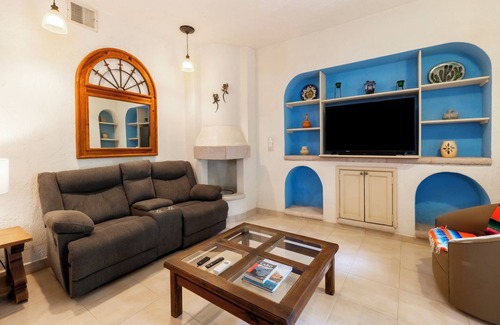 Campo de Golf Fonatur Condominio | Tranquil & spacious Baja gem in hotel zone. Convenient location/1 kg, 2 qn beds