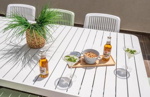 Nahariya Apartamento | Tranquil Stay Near the Beach by Sea N' Rent