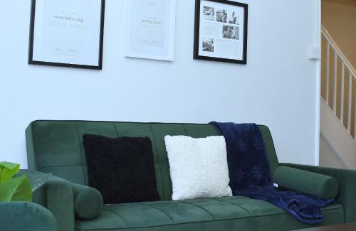 Goresbrook Apartamento | Tranquil Stays at 3 bedroom House in Dagenham