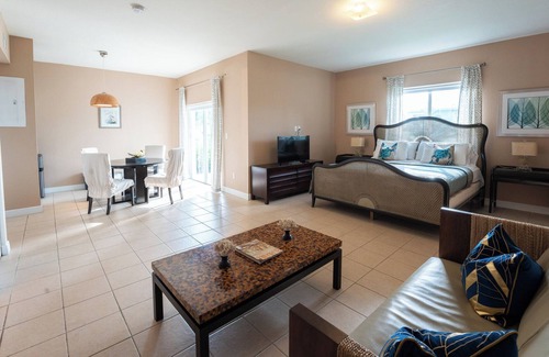 Alice Town Apartamento | Tranquil Studio Condo in Bimini
